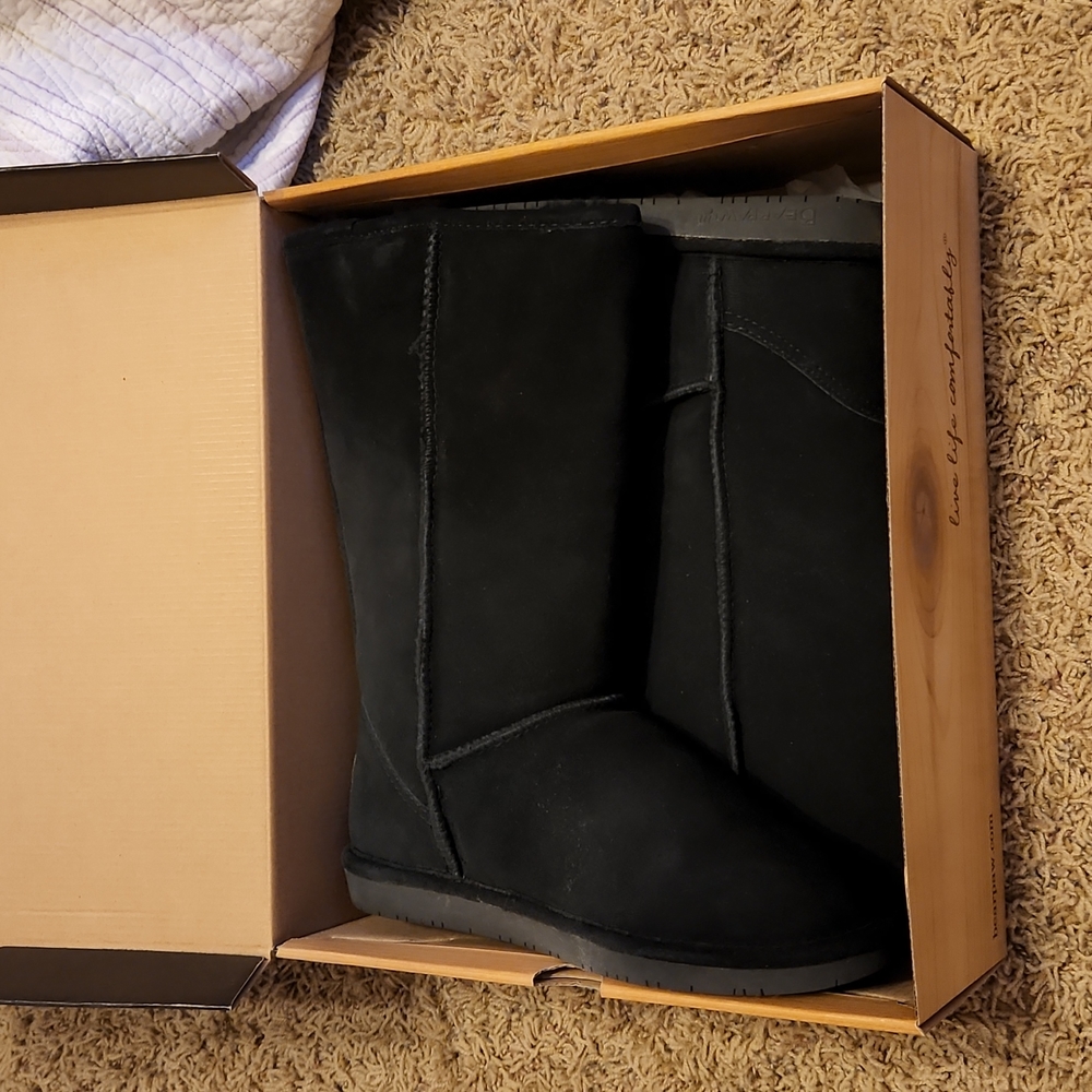 Bearpaw fuzzy boots